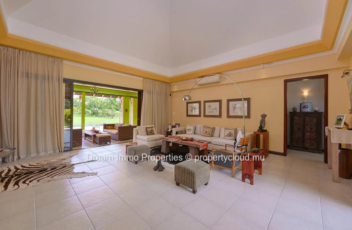 Spacious Tropical Villa On A Huge Land With Mountain Views & Sea Access At Tamarina Golf Resort - Mauritius