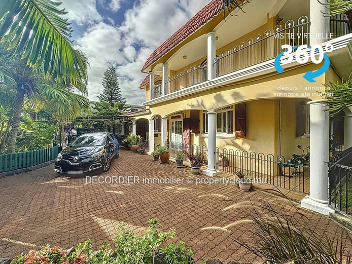 Charming family home in Grand Gaube, close to the sea (Sole Mandate)