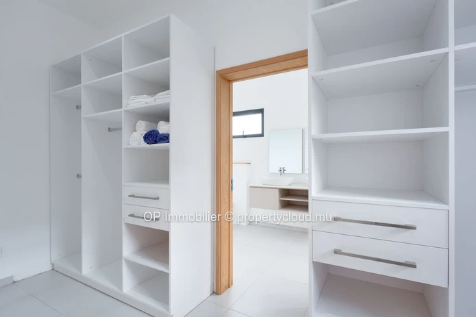 Maison 4 chambres avec piscine à vendre à Grand Baie