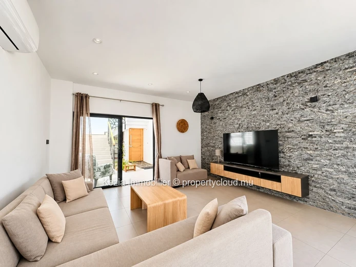 An Intimate Villa Just A Few Steps From The Beach