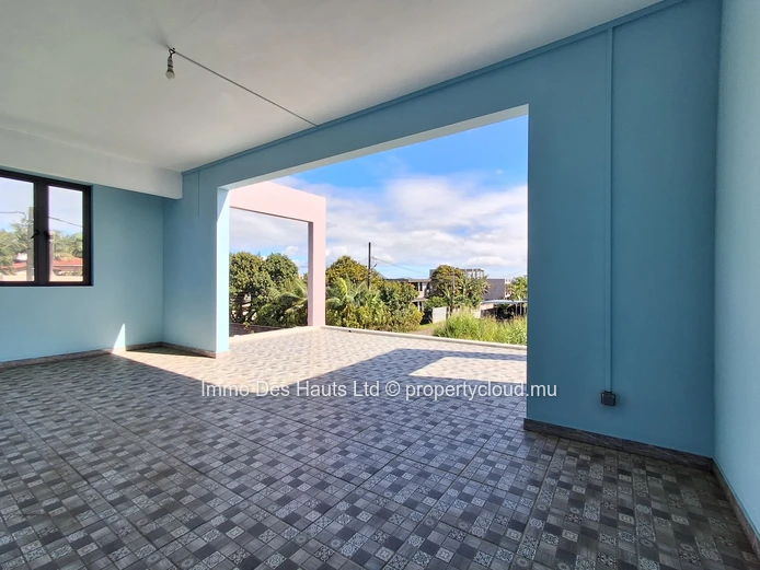 Maison meublée de 5 chambres à vendre – Allée Brillant, Floréal