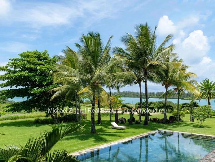 Mauritius - Beachfront Villa - Beau Champ