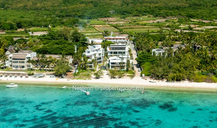 Appartement en bord de mer de 3 chambres avec jardin privé et accès direct à la plage