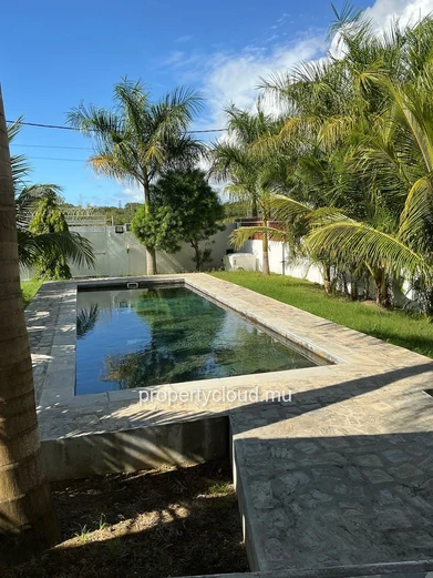 FOR RENT – Superb 5-Bedroom Family Villa in Pereybère