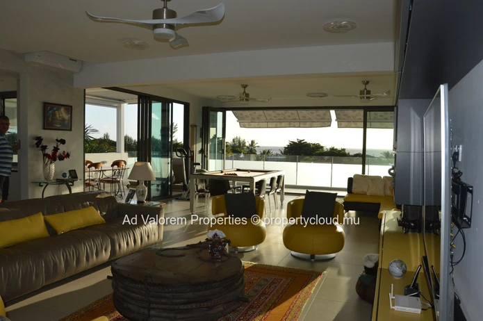 Beau Penthouse à deux pas de la plage de la Preneuse.