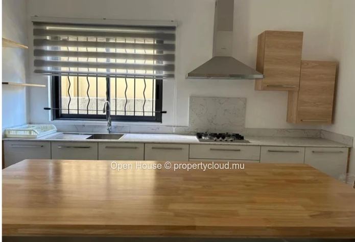 Luxurious Residential Complex in Calodyne with 5 Bedrooms and Stunning Views - Price Reduced!