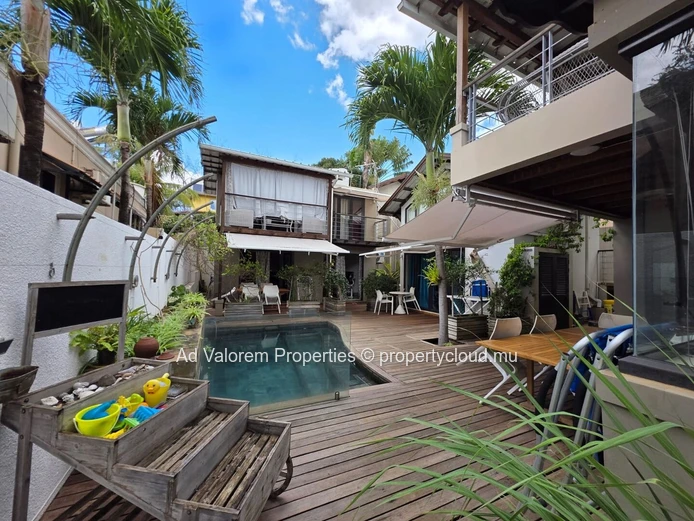 The Art of Living in Albion: An Exceptional Property That Generates Income