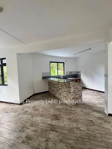 Rs 75,000/Month | Spacious Commercial Office for Rent in Curepipe