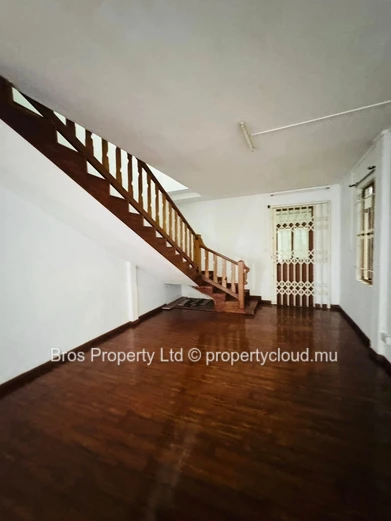Rs 75,000/Month | Spacious Commercial Office for Rent in Curepipe