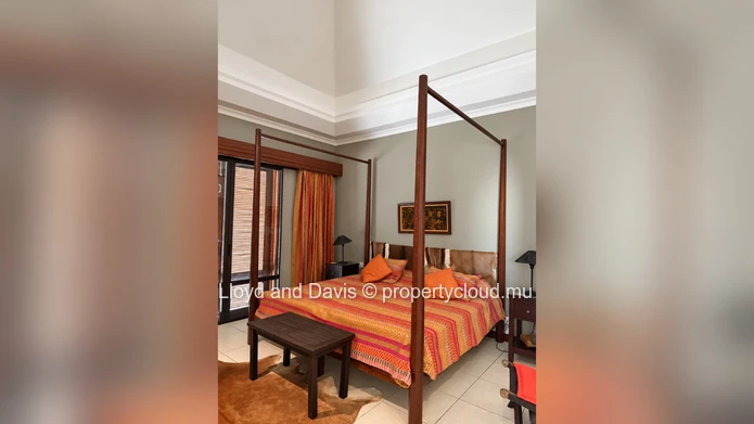 Luxury 6-Bedroom Villa with Golf Course Views in Tamarina