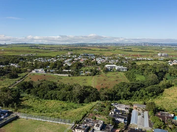 "Prime Land in Moka with River Views and Close to Amenities - Rs 39M"