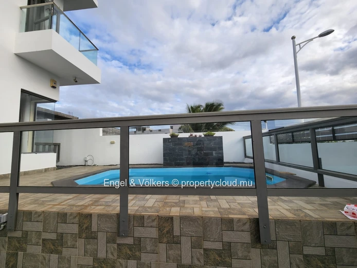 3 Bedroom duplex with private pool and rooftop for sale