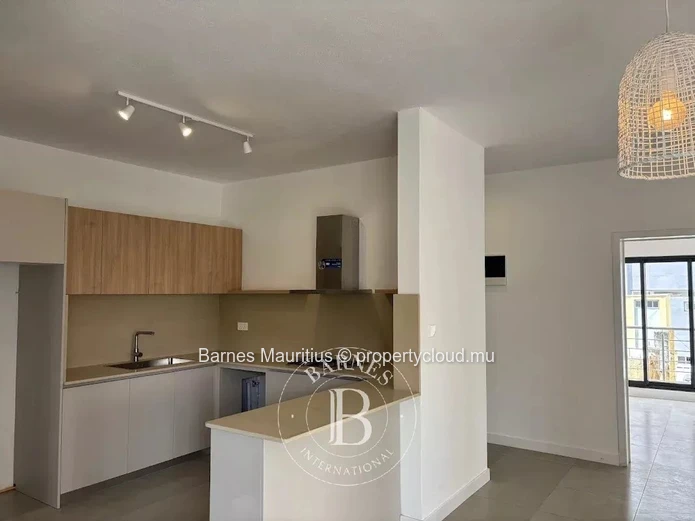 QUATRE-BORNES - Charmant penthouse de ville de 3 chambres avec vue