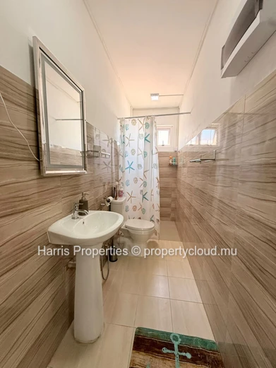 Charming First-Floor Apartment for Rent in Pereybere 