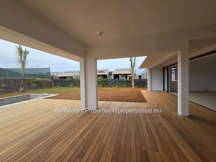 Maison 4 chambres avec piscine à vendre à Azuri