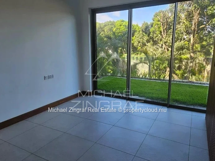3 bedrooms Garden-Level Apartment in Pointe aux Canonniers