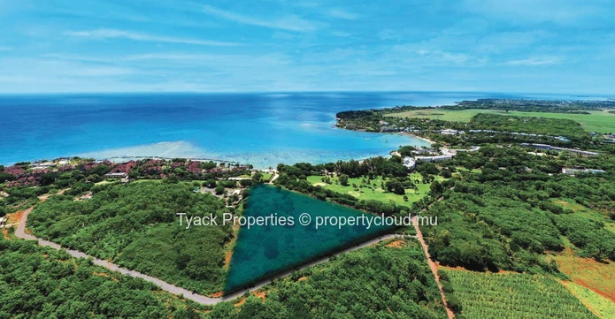 Luxury Villa – Ocean View, Private Pool & Resort Access