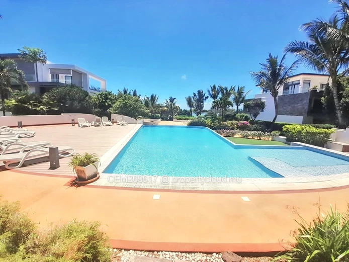 Prestigieux appartement de bord de mer à vendre à Azuri, Roche Noires