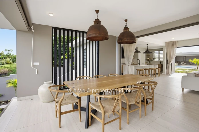 Bois Chandelle - Contemporary 4-bedroom house