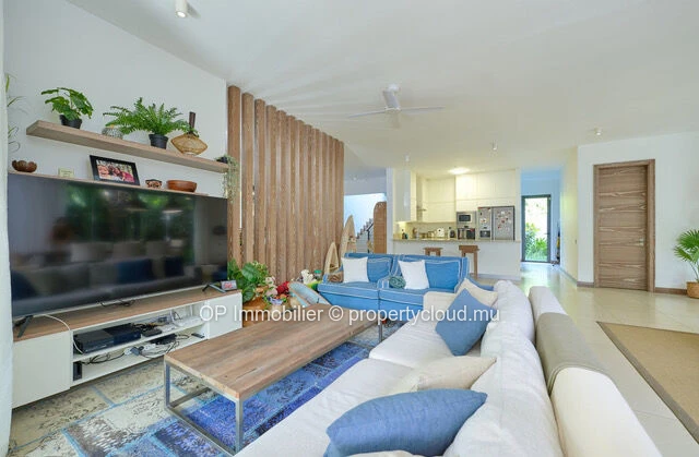 Townhouse RES 3 chambres avec piscine privée à vendre à Péreybère