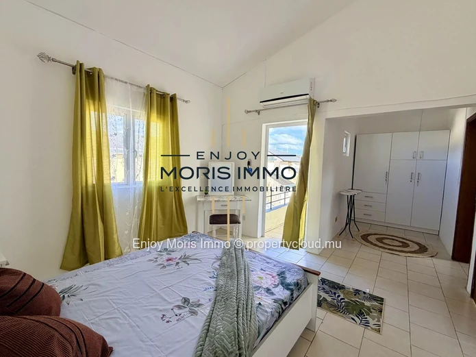 Appartement meublé 3 chambres à louer à Grand Baie – Île Maurice | 150 m² | Jardin privatif | Location longue durée