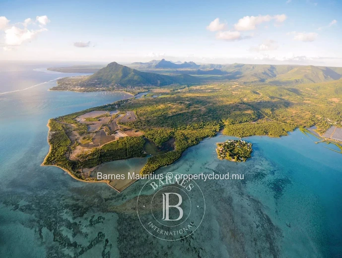 BLACK RIVER - Residential Land - 1935 m²