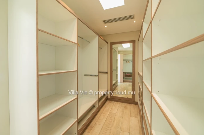 Péreybère – Exceptional Beachfront Luxury Villa with 4 En-Suite Bedrooms