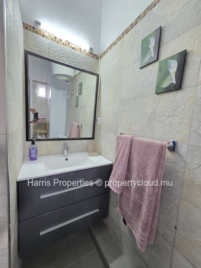 Appartement moderne au premier étage à louer à Pereybere