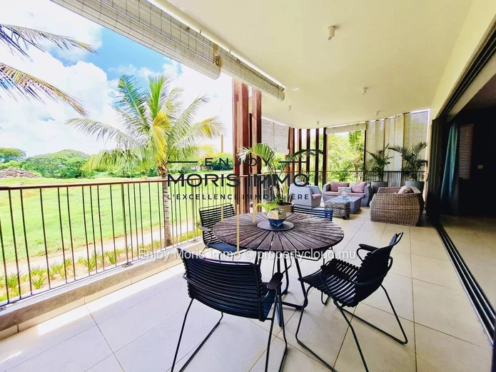 Penthouse de prestige à vendre – Mont Choisy Golf & Beach Estate – Île Maurice – 3 chambres en suite – Piscine privée –