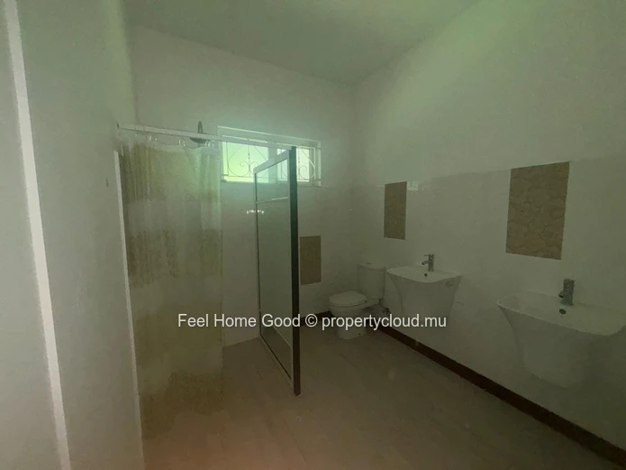 House for Sale in Vacoas – Strategic Location & Professional Potential