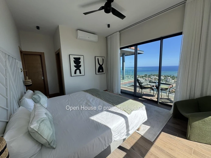 PDS villa for sale in Rivière Noire, Tamarin, 677m² living space, 1.291m² land, 5 bedrooms, private pool, web options...