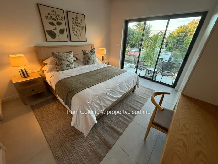 Appartement de 3 chambres récemment mis sur le marché à La Pointe Phase 2 | Confort moderne et art de vivre côtier