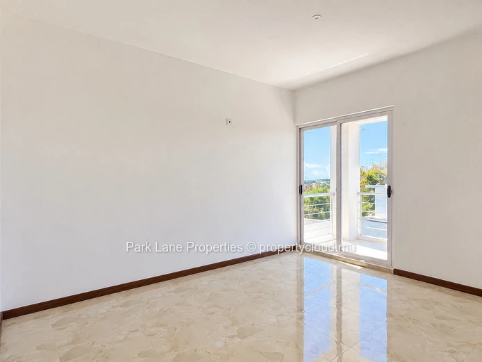 Villa neuve avec piscine à vendre à Pereybere
