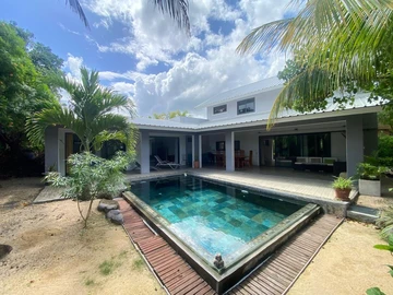 8 Bedroom Villa