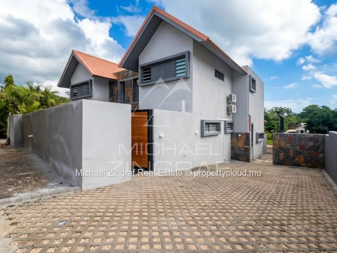 Duplex contemporain de 3 chambres à Rivière Noire
