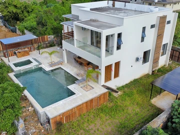 Magnificent New Contemporary Villa