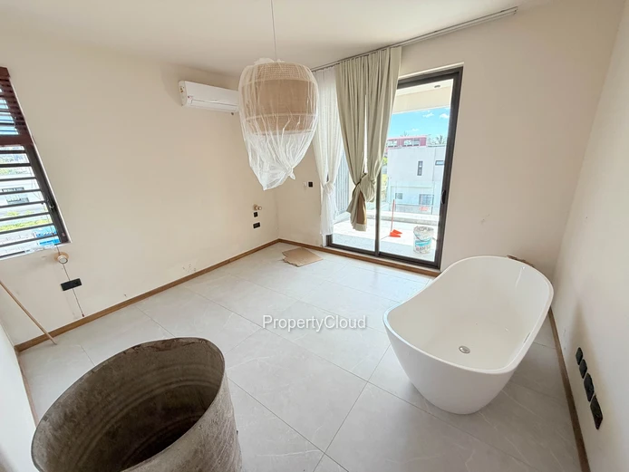 À Louer – Villa De 4 Chambres – Trou Aux Biches