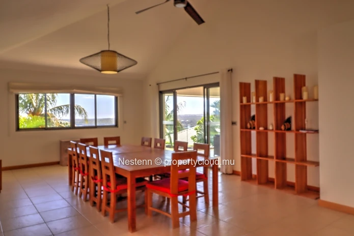 Fantastique villa de 5 chambres avec vue panoramique sur la mer 