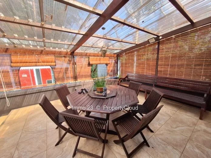 Maisons / Villas - 5 chambres - Curepipe