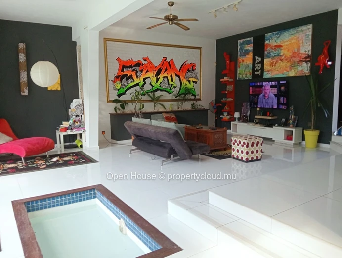Villa 4 chambres de 365 m² à vendre à Balaclava avec jardin