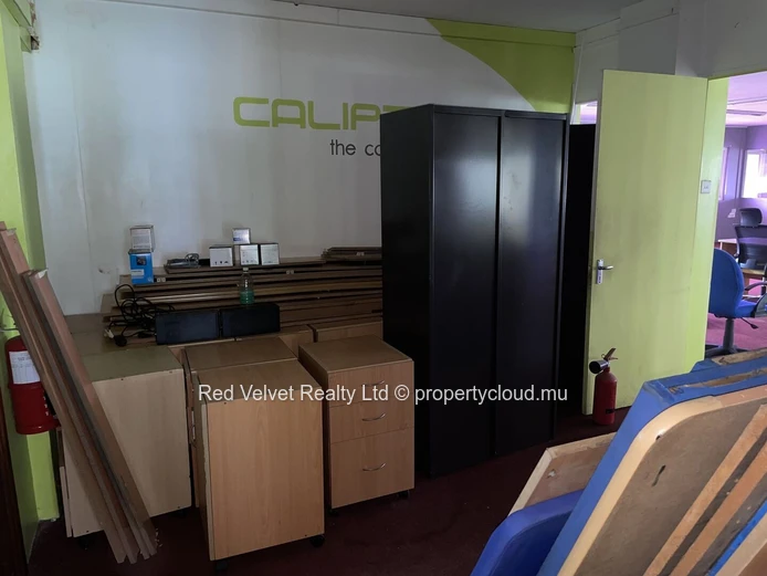 Large 4,000 sqft Office with Wraparound Balcony – Ideal for Call Centre | Quatre Bornes