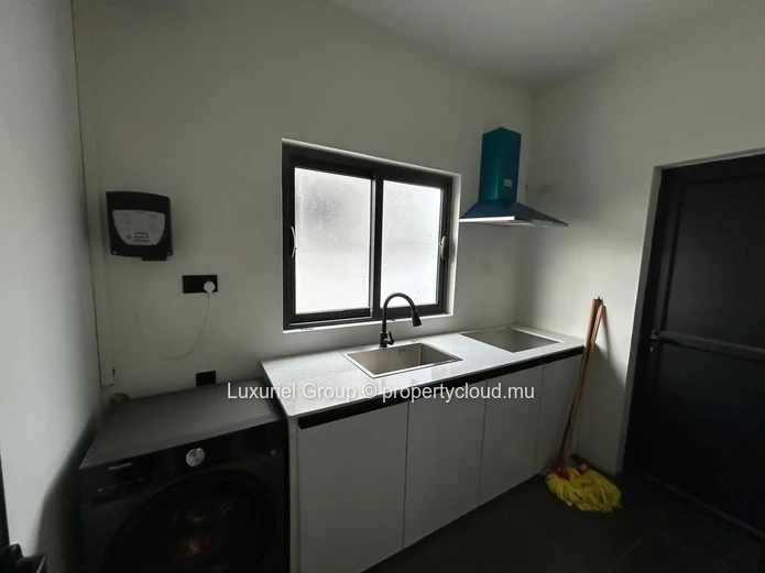 4-Bedroom Modern Villa – Grand Baie