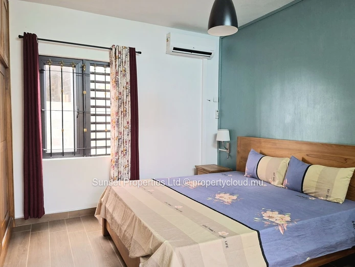 Maison mitoyenne | 4 chambres | Rooftop privé
