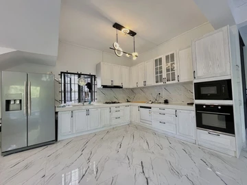 7 Bedroom House