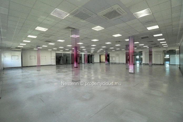 Modern offices in strategic location and excellent accessibility