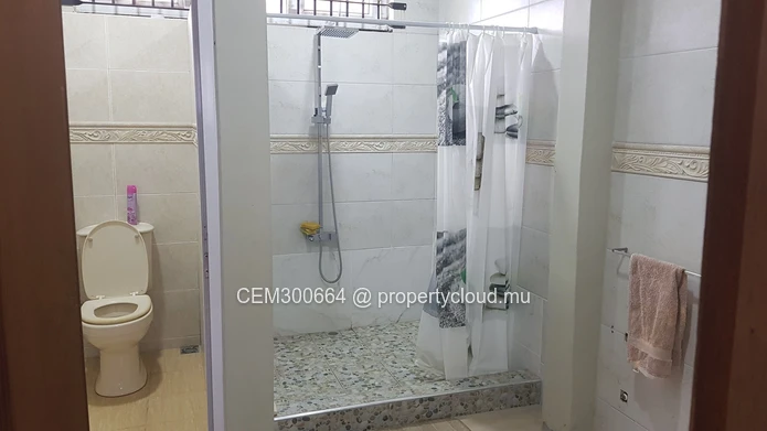  Appartement meublé au rez-de-chaussée à louer – Trou aux Biches