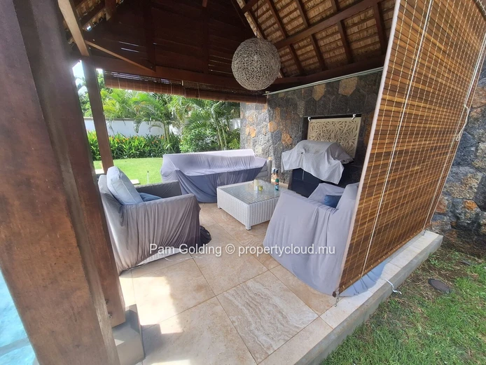 Serene Elegance: 3-Bedroom Villa in Clos du Littoral, Grand Baie