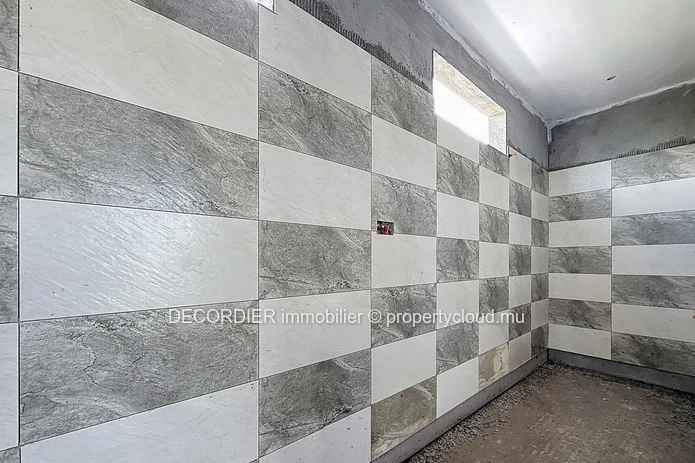 À Vendre – Maison moderne avec piscine