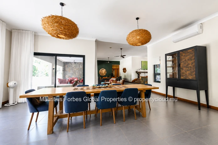 Nature, Sérénité & Art de Vivre | Villa Contemporaine à Rivière Noire