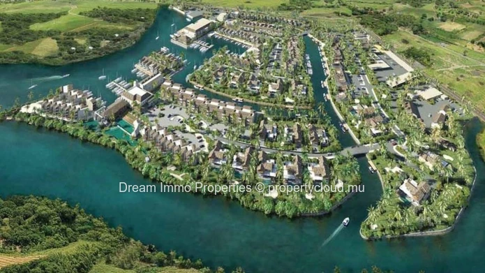 Belle Villa Triplex En Revente A La Balise Marina A Riviere Noire - Ile Maurice